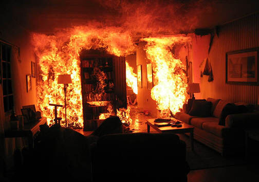 سوداگر مرگ برای گمراه کردن پلیس منزل خود را به آتش کشید