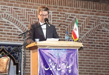 خوی به مرکز پژوهش های علوم انسانی و مطالعات بین المللی فرهنگی تبدیل شود