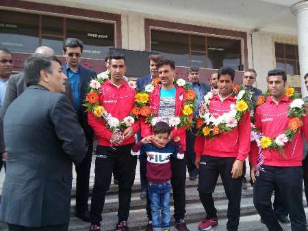 آیین استقبال از سرمربی و بازیکنان تیم ملی فوتبال ساحلی قهرمان آسیا در یزد