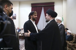 حاشیه های ادای احترام مهمانان خارجی چهلمین کنفرانس وحدت اسلامی به مقام شامخ حضرت امام خمینی (س)