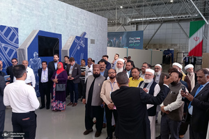 بازدید میهمانان خارجی مراسم بزرگداشت امام خمینی (س) از نمایشگاه دستاوردهای هوافضای سپاه
