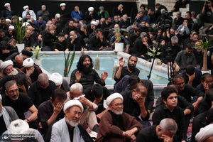 مراسم عزاداری روز تاسوعای حسینی در بیوت مراجع و علماء‎