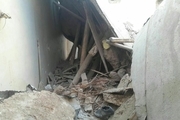 2 جوان  درریزش منزل قدیمی  خیابان کمیل تهران مصدوم شدند