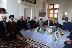 بازدید معاون قوه قضاییه از بیت و زادگاه امام در خمین‎