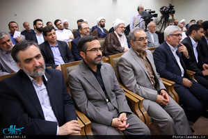 دیدار جمعی از مسئولان و فعالان فرهنگی از استان‌های یزد و همدان با رهبر معظم انقلاب 