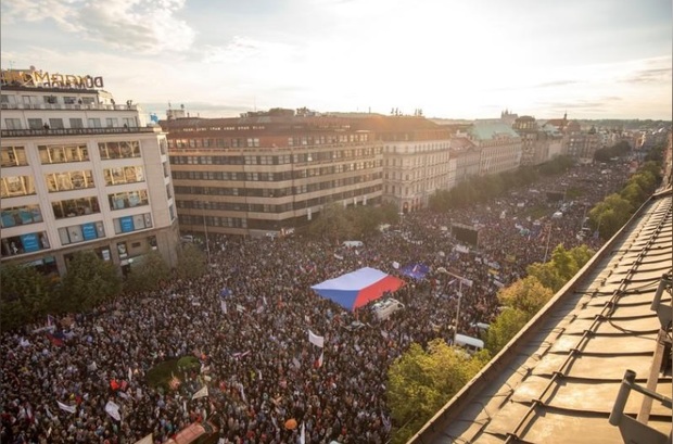 اعتراض گسترده مردم چک به انتصاب وزیر دادگستری+عکس