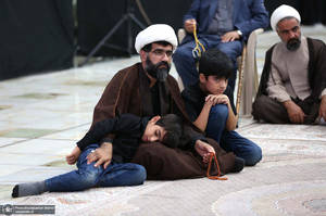 مراسم سوگواری شب اربعین حسینی(ع) در حرم امام خمینی(س)