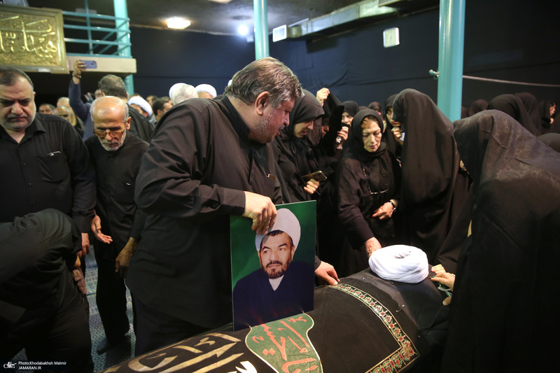 مراسم تشییع مرحوم آیت الله آقای حاج شیخ حسین هاشمیان در حسینیه جماران -2