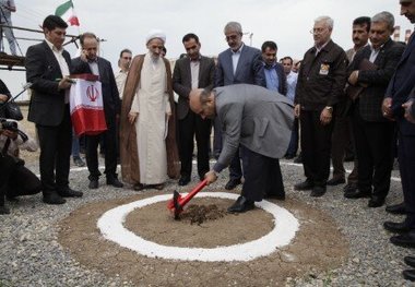 کلنگ احداث ۲ واحد گازی جدید نیروگاه نکا به زمین زده شد