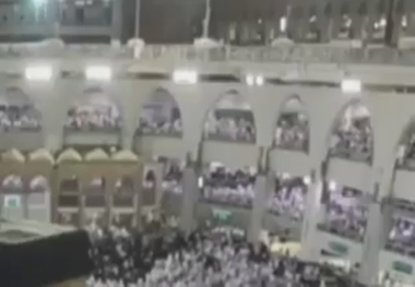خودکشی درحین طواف خانه خدا