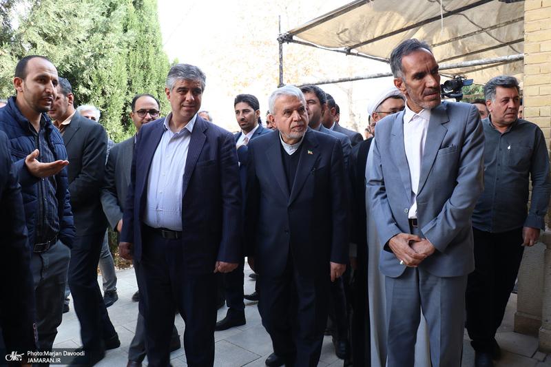 بازدید وزیر میراث فرهنگی از نمایشگاه هفته فرهنگی «بر آستان آفتاب»