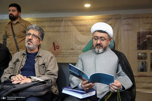بازدید رئیس موسسه تنظیم و نشر آثار امام خمینی(س) از نمایشگاه خط خون