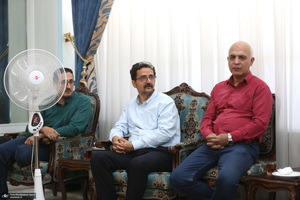 دیدار مدیر و معاونین روزنامه اطلاعات با سید حسن خمینی