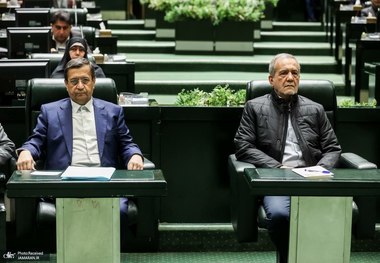 ادعای یک نماینده: پزشکیان گفت من دیگر وزیر اقتصاد معرفی نمیکنم، مجلس خودش وزیر بگذارد!