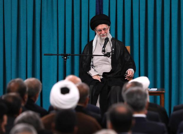 آج دنیا کی بعض پارلیمانوں کا کام، غزہ کے قاتلوں کی مدد کرنا ہے