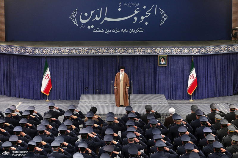 دیدار جمعی از فرماندهان نیروی هوایی و پدافند هوایی ارتش با رهبر انقلاب اسلامی