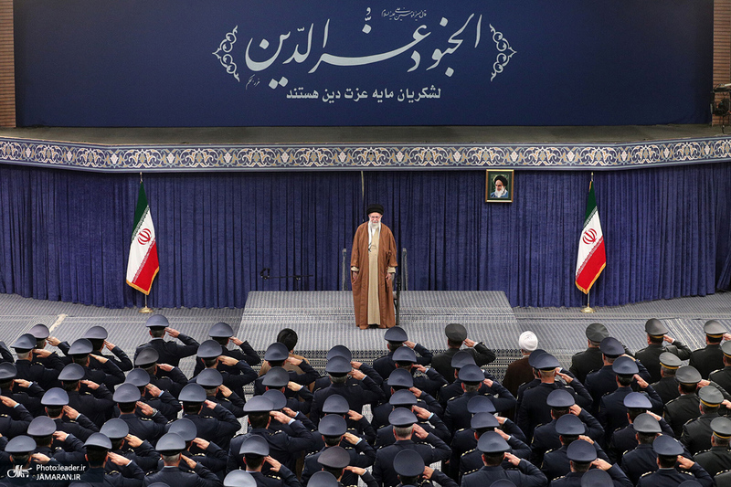 دیدار جمعی از فرماندهان نیروی هوایی و پدافند هوایی ارتش با رهبر انقلاب اسلامی