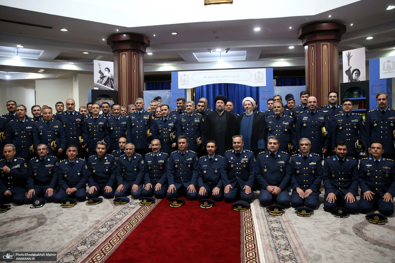 دیدار فرمانده نیری هوایی ارتش( امیر بهمن بهمرد )و جمعی از فرماندهان با سید حسن خمینی