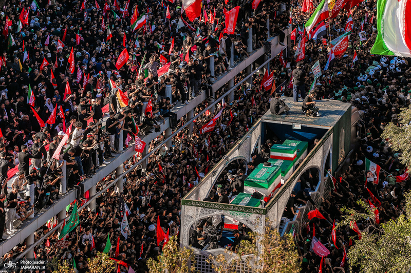 تشییع پیکر مطهر رهبر شهید انقلاب اسلامی در مشهد مقدس