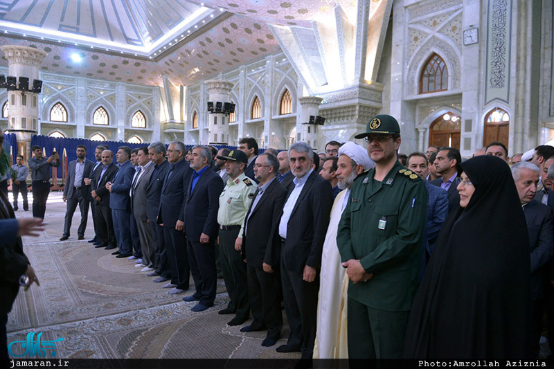 تجدید میثاق استاندار و جمعی از استانداری استان البرز با آرمان های حضرت امام خمینی(س)