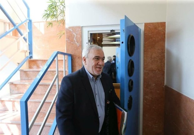 حضور فتح‌الله‌زاده در باشگاه استقلال + عکس
