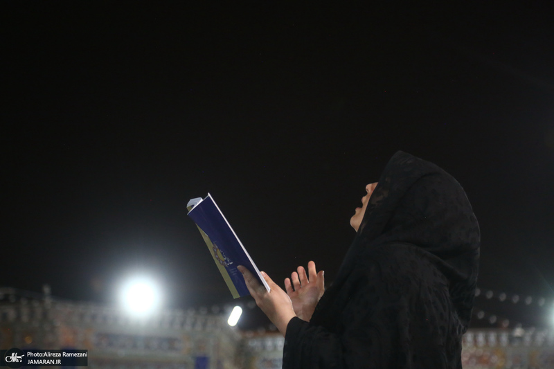 مراسم دعا و احیای شب بیست و یکم ماه رمضان در حرم امام رضا(ع)