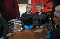 دیدار و گفت‌وگوی هیأت نمایندگان رهبر انقلاب با جمعی از جنگ‌زدگان سوری مستقر در لبنان (10)