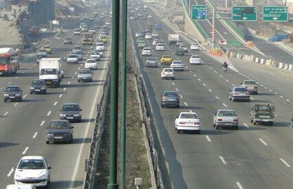 ترافیک نیمه سنگین در آزادراه های قزوین-کرج و قزوین-زنجان