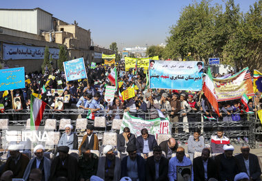 راهپیمایی روز مبارزه با استکبار جهانی در شیراز برگزار شد