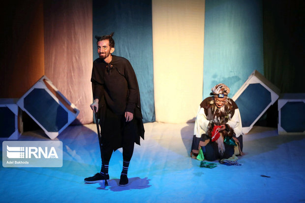 سی‌امین جشنواره تئاتر استانی کردستان کار خود را آغاز کرد