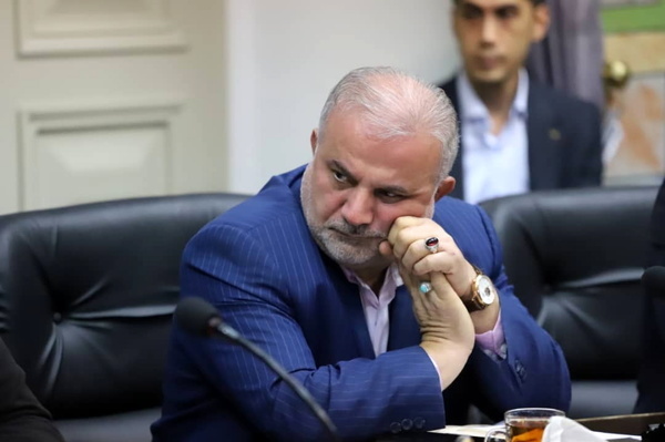 گیلانی‌ها به جای دستگیری همدیگر ، پای هم را می‌گیرند  به آفتی مبتلاییم که همچنان ادامه دارد