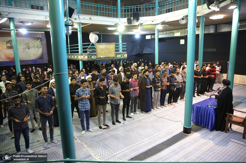 بازدید جمعی از دانشجویان فعال فرهنگی سیاسی و اجتماعی دانشگاه های استان هرمزگان از بیت امام خمینی (س)در جماران