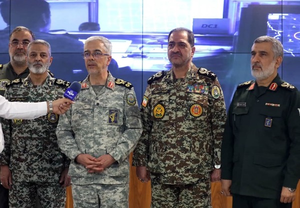 سرلشکر باقری: هرگونه آسیبی به حریم ایران برای دشمن گران تمام می‌شود/ در بخش‌هایی ما نسبت به سال گذشته تا ۵ برابر افزایش سامانه‌های راداری و مراقبتی، کشف و شناسایی تحرکات بیگانه را داشته‌ایم