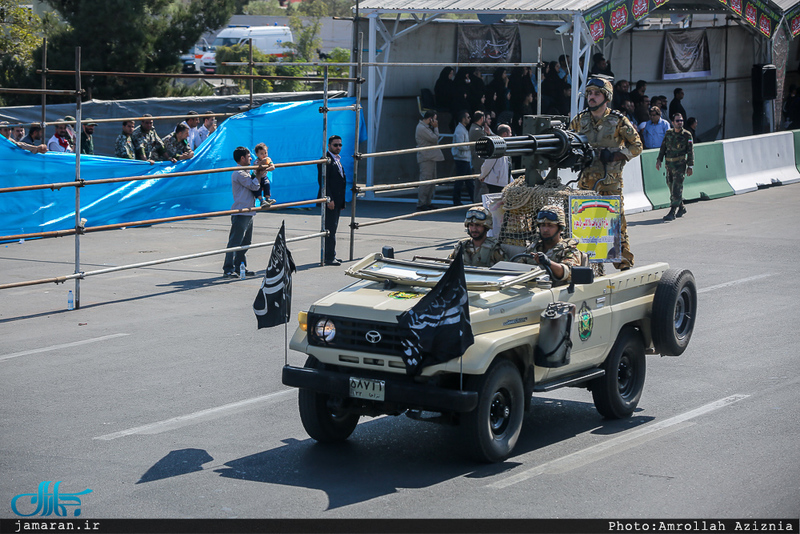 مراسم رژه نیروهای مسلح در جوار حر مطهر امام خمینی(س)