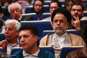 آیین بدرقه استاد محمدعلی اسلامی ندوشن در روزنامه اطلاعات