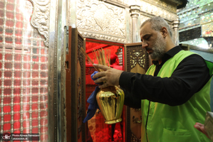 غباروبی ضریح مطهر حضرت عبدالعظیم حسنی (ع) و امام زاده حمزه (ع)