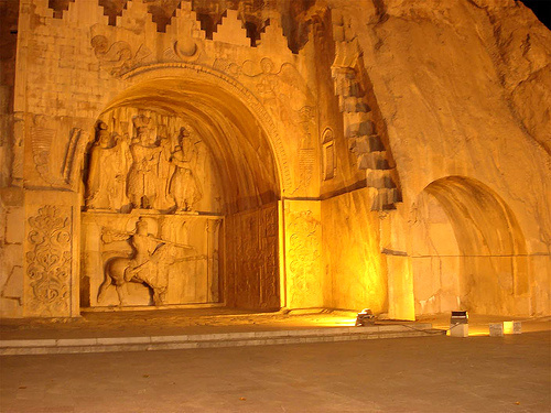 نوروز در کرمانشاه؛ از شاهکار بیستون تا فرشته‌نگهبان آب  &quot;قوری‌قلعه&quot;بزرگترین غار آبی آسیا