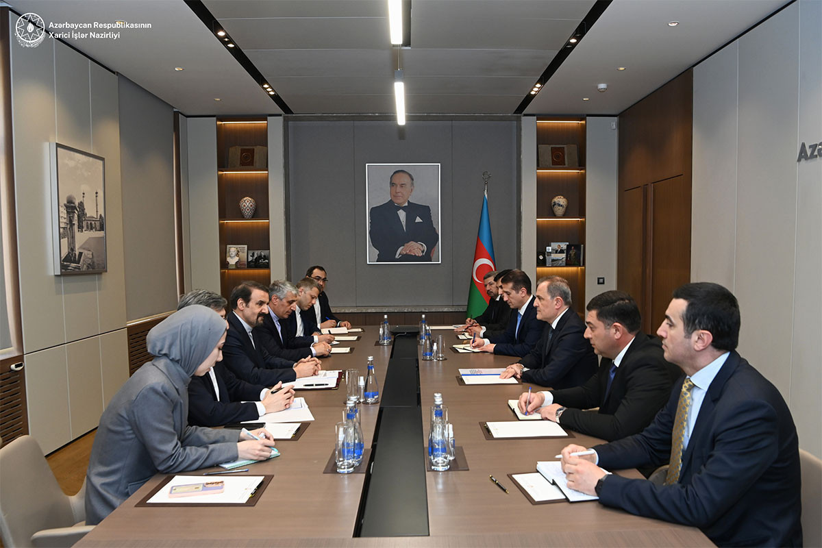 جزییات گفت و گوی وزیر خارجه جمهوری آذربایجان با مشاور رئیس جمهور ایران