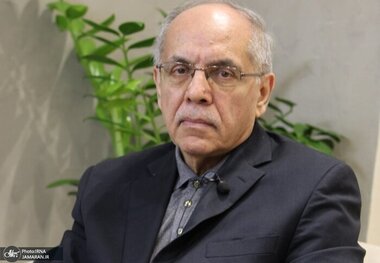 احمدی، دیپلمات سابق: اظهارات اخیر ترامپ را می‌توانیم نشانه‌ای از برخورد مثبت او با پرونده ایران و مذاکرات دیروز بدانیم/ احتمال پیروزی یا شکست مذاکرات به میزان ۵۰-۵۰ است