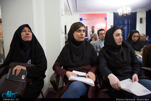 نشست خبری راه های برون رفت از چالش های اقتصادی پیش رو در موسسه دین و اقتصاد