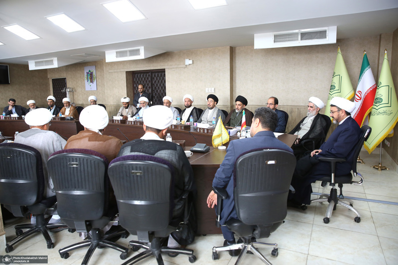 دیدار جمعی از علمای کشور عراق با رئیس موسسه تنظیم ونشر آثار امام خمینی