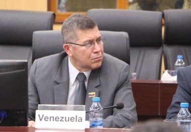 سفیر ونزوئلا در تهران: رفتار آمریکا هالیوودی است/ آماده دفاع هستیم/ هواپیماهای حامل مواد مخدر را ساقط کرده‌ایم/ ایران، روسیه و چین از ونزوئلا حمایت کردند/ مردم ایران را مانند ملت ونزوئلا می‌دانم