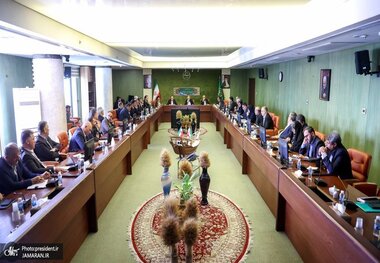 پزشکیان:  متاسفانه نظام داده‌های جامع و دقیقی نیز از ظرفیت‌ها و نیازهای بخش کشاورزی کشور نداریم/ نظام داده‌ها و الگوی کشت کشور بر اساس ظرفیت‌ها و اقلیم مناطق مختلف تهیه شود
