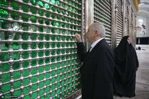 حضور سید رحیم صفوی در دور دوم انتخابات مجلس شورای اسلامی در حسینیه جماران