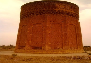 آغاز مرمت برج مهماندوست دامغان