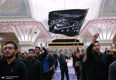 عزاداری دانشجویان دانشگاه علوم پزشکی بقیه الله (عج) در حرم امام خمینی (س)