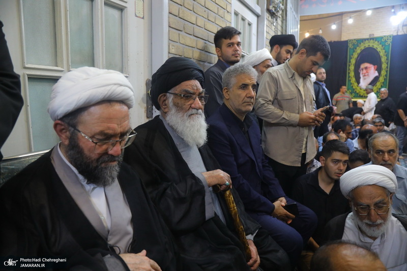 مراسم چهلمین روز تدفین رهبر شهید در دفتر آیت الله العظمی سیستانی در قم