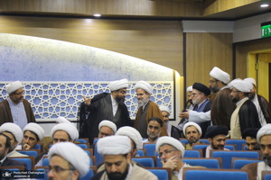 مراسم روز معلم و تجلیل از اساتید حوزوی در مجتمع آموزشی پژوهشی ائمه اطهار (ع)‎