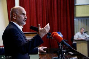 شب بزرگداشت «فرشاد مومنی»