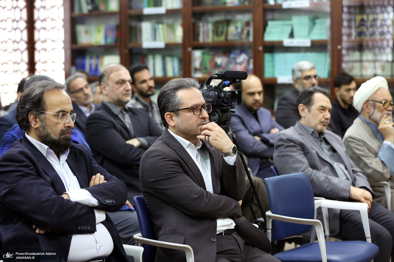 دیدار کارکنان موسسه تنظیم و نشر آثار امام خمینی (س) با حجت الاسلام و المسلمین علی کمساری